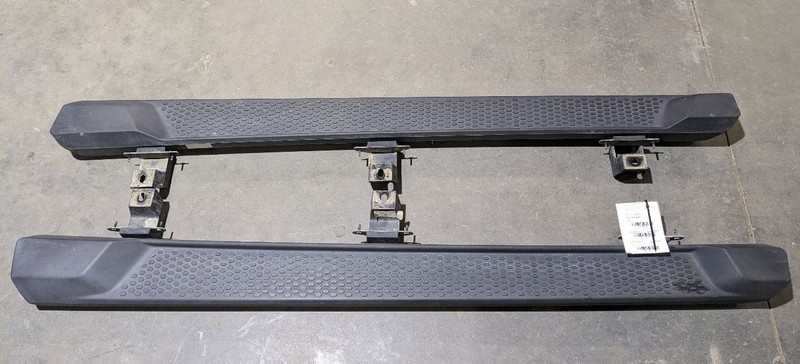 19 WRANGLER Pair Driver And Passenger Running Board 1149712