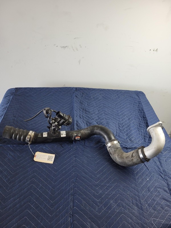 Used Oem GENESIS Intercooler Inlet Air Hose 28272-2CTD0 for 2019-21 G70 2.0L RWD