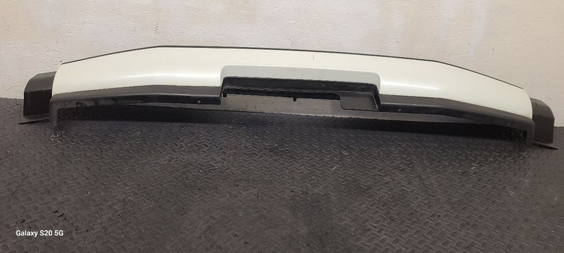 04-10 Infiniti QX56 Rear Bumper Center Finisher White (Q11) OEM 85071-7S600