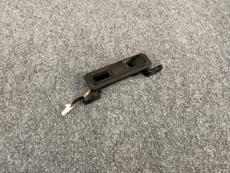 NISSAN 370Z CONVERTIBLE 10-19 OEM LEFT DRIVER SOFT TOP LATCH LOCK HINGE MOUNT
