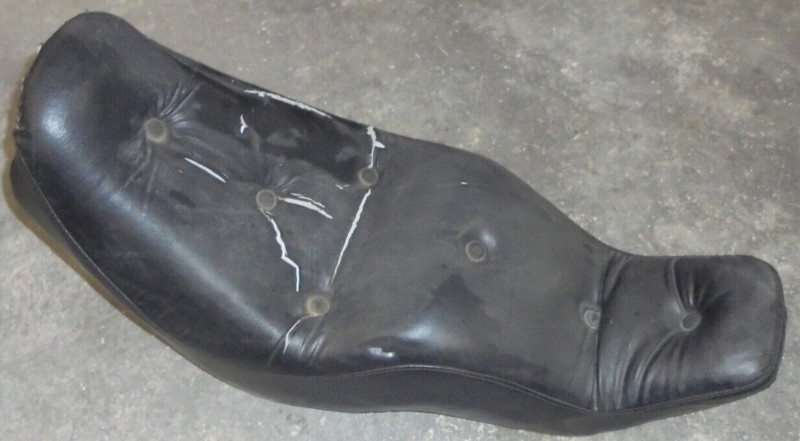 1986 Kawasaki Vulcan VN750 VN 750 A Front Rear Driver Passenger Seat Back 86