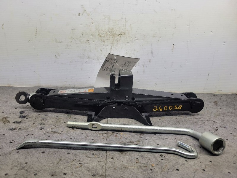 CX-5 2019 Jack and Tools 1764497
