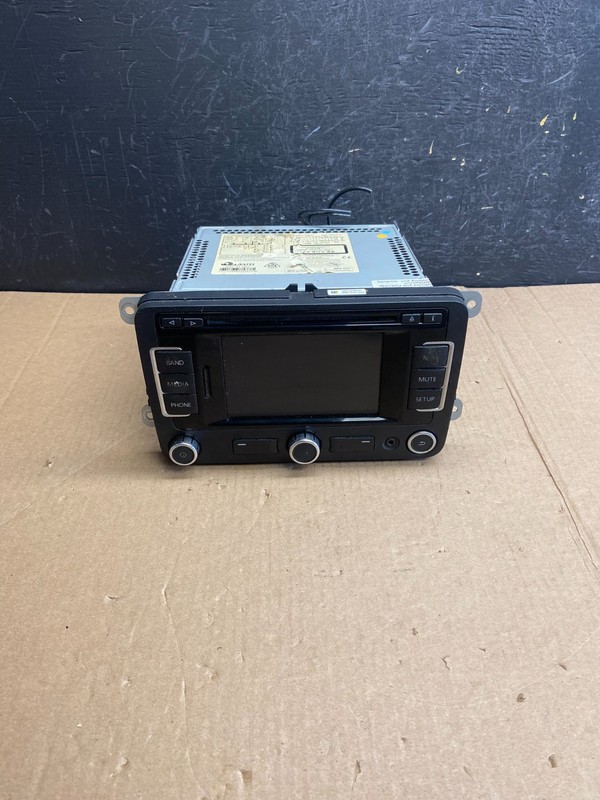 2009 to 2013 Volkswagen Tiguan Radio CD Player Screen Display OEM ae4393 DG