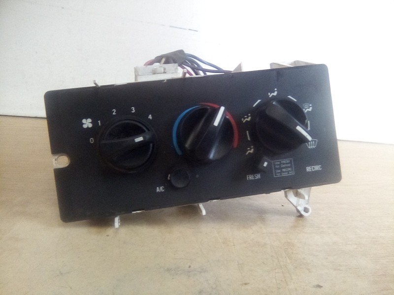 Mack OEM Climate Control 1000149542?