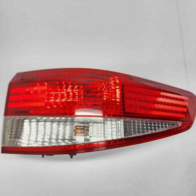 2003 Accord RH Passenger Side Quarter Panel Tail Light Assembly 33501SDAA01