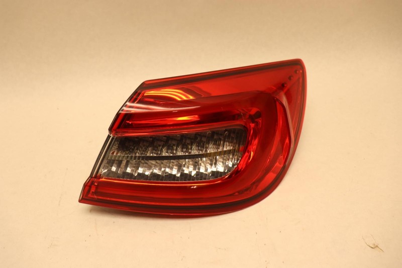 2014-2020 MASERATI QUATTROPORTE REAR RIGHT PASSENGER QUARTER TAIL LIGHT LAMP OEM