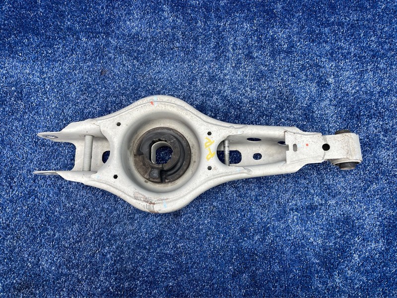 2016-2024 CHEVROLET MALIBU REAR RIGHT PASSENGER SUSPENSION LOWER CONTROL ARM OEM