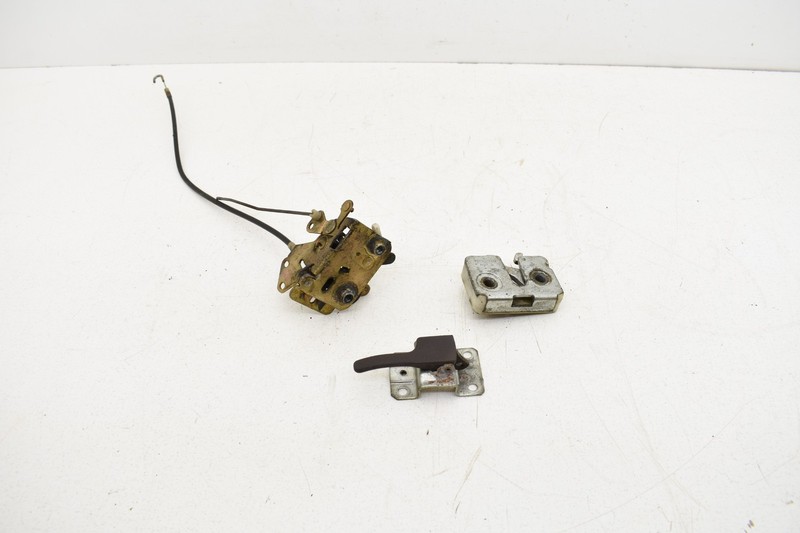1983 PORSCHE 944 RIGHT PASSENGER DOOR LOCK LATCH ASSEMBLY OEM UNTESTED KW60
