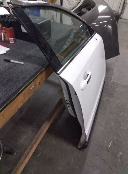 Passenger Front Door Electric Lower Side Moulding Fits 10-19 MKT 3292908