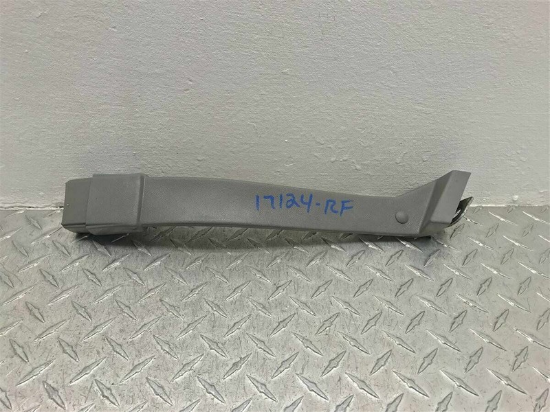 95-99 CHEVROLET SUBURBAN TAHOE PASSENGER FRONT SEAT BELT BUCKLE OEM 12384104