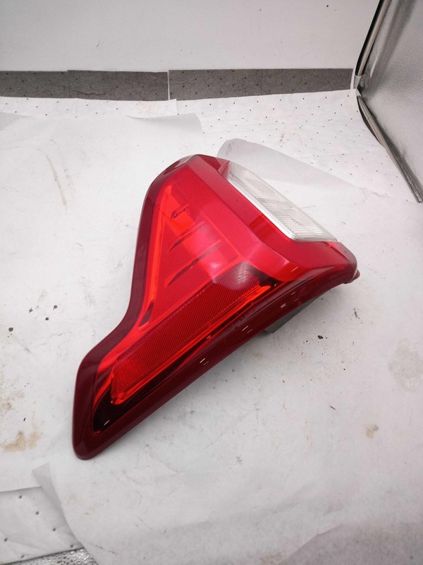 Used Right Tail Light Assembly fits: 2022 Ford Explorer w/o police package clear