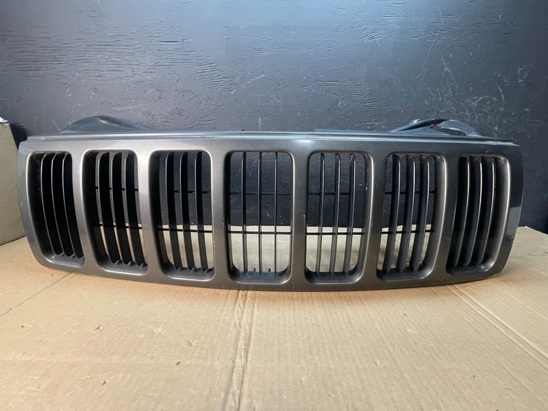 2005 2006 2007 Jeep Grand Cherokee Front Upper Grill Grille OEM ac5342 DG