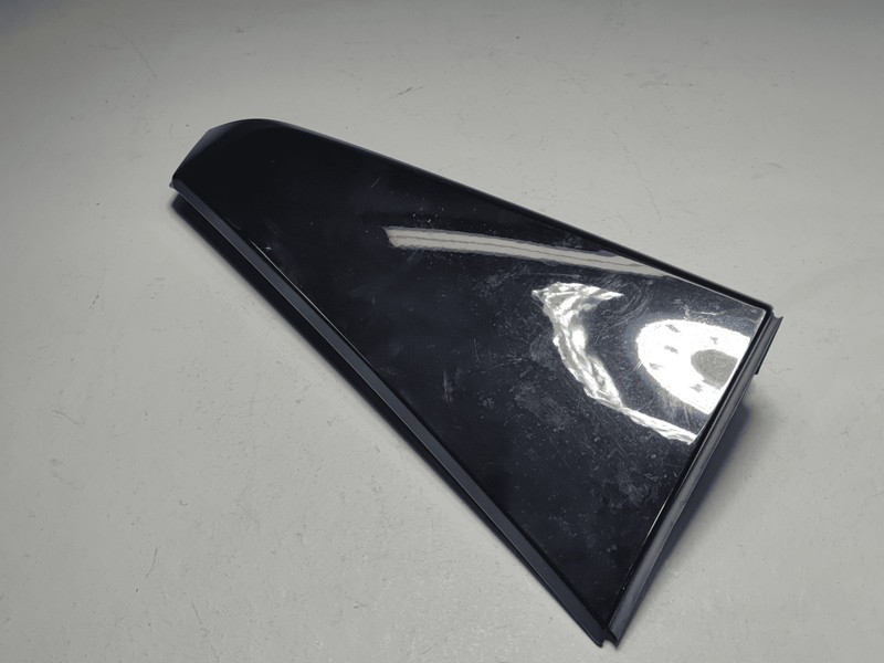 NISSAN ROGUE 2021- 2025 REAR LIFTGATE SPOILER RIGHT LOWER WING MOLDING COVER OEM