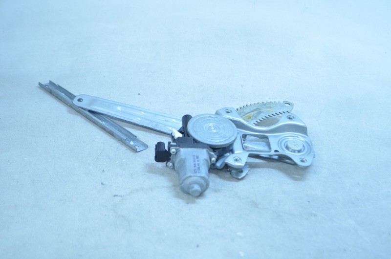 12-19 NISSAN VERSA NOTE REAR RIGHT PASSENGER SIDE WINDOW REGULATOR W MOTOR OEM