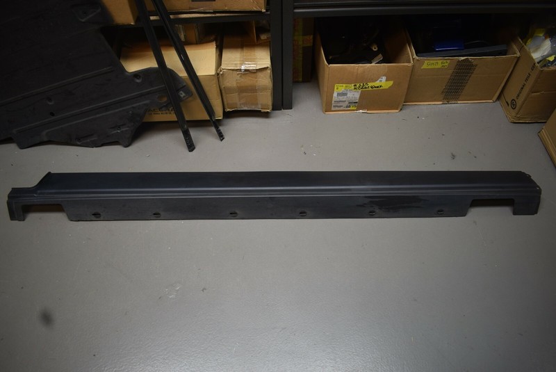 2014-2017 RANGE ROVER SPORT ROCKER SKIRT MOLDING LEFT SIDE FACTORY OEM