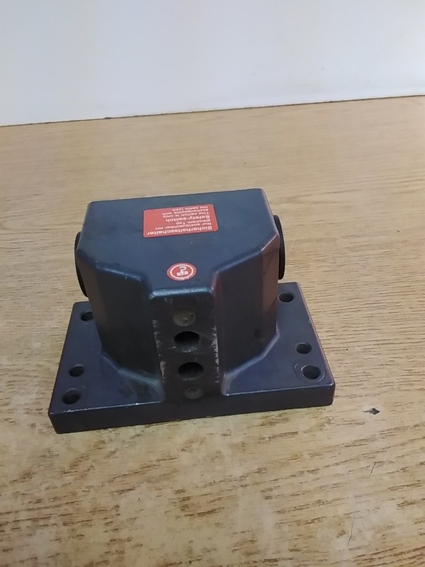 Euchner Limit Switch RGBF02D12-514-M