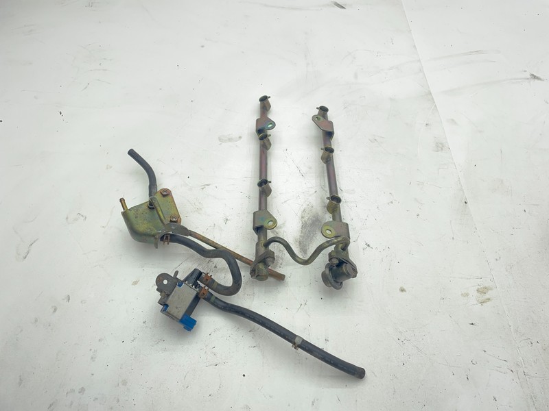 03-06 Nissan 350z VQ35DE Injector Fuel Rail Assembly KW352