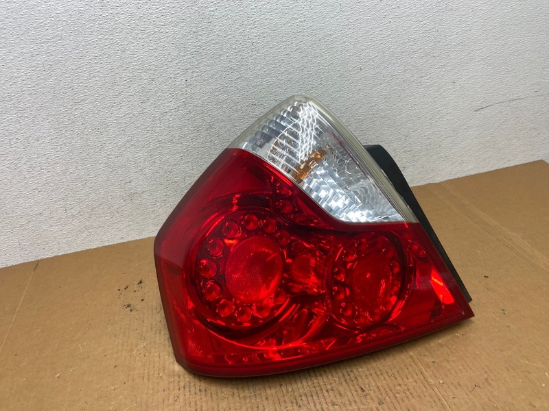 2006 2007 Infiniti M35 M35X M45 Left Driver LH Side Tail Light Oem AE0301 LK