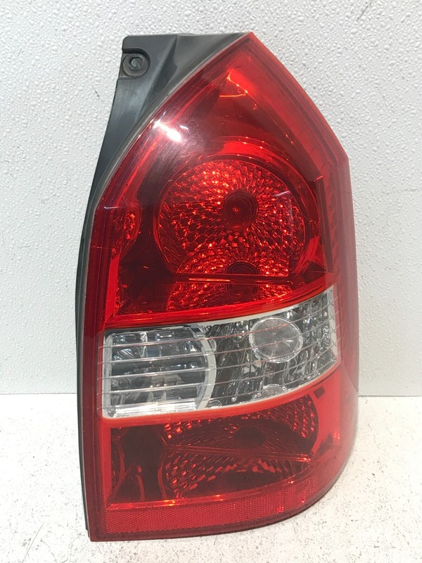 05-09 Hyundai TUCSON Passenger Right Tail Light Quarter Mounted OEM
