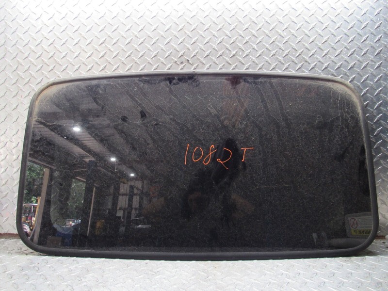 98 99 00 01 02 HONDA ACCORD ROOF WINDOW GLASS SDN