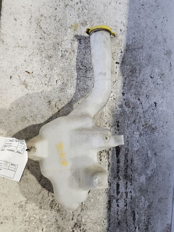 Wash Reservoir Without Headlamp Washers Fits 06-10 300 3385361