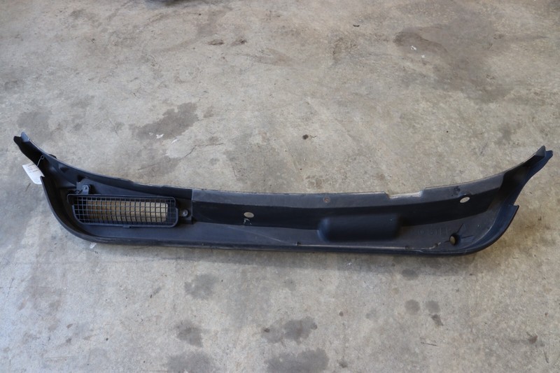 2017-2024 INTERNATIONAL LT625 WINDSHIELD COWL GRILL VENT COVER PANEL OEM