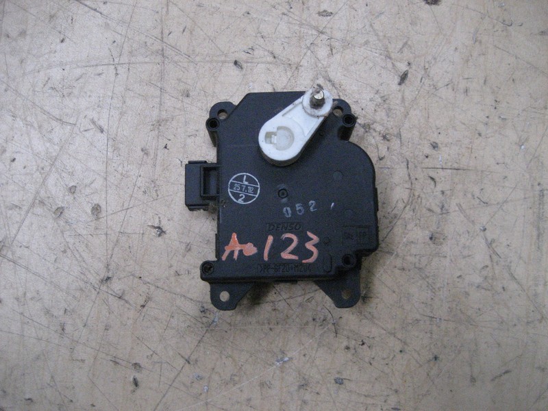 03 TOYOTA COROLLA AC HEATER BLEND DOOR SERVO ACTUATOR AE063700-8704