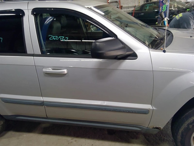 Passenger Front Door Tempered Glass Fits 06-07 GRAND CHEROKEE 1768872