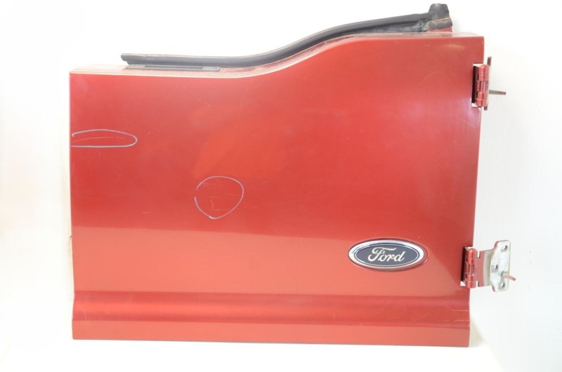 00-05 EXCURSION 6.8L Red Passenger Right Rear Lower Back Door Assembly
