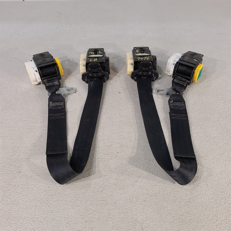 97-04 Corvette C5 Hatchback Seatbelt Set Seat Belt Retractors Aa7476