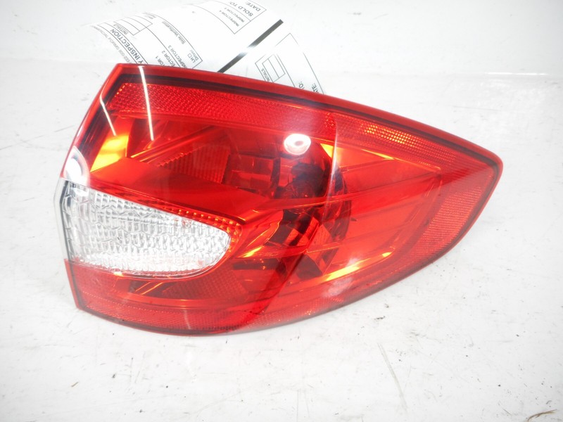 11-13 Ford Fiesta Tail Light Lamp Sedan Right Passenger Quarter Outer Mount OEM