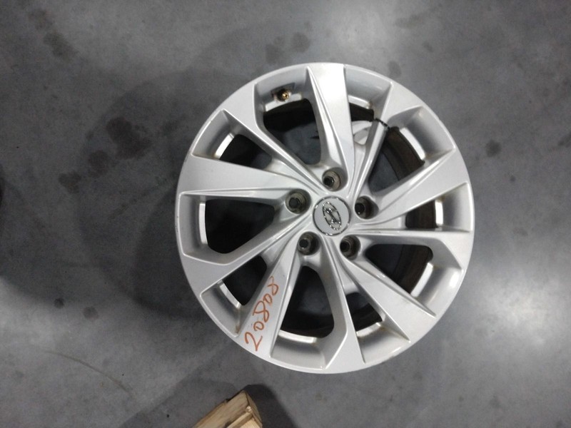 2019 Hyundai Tucson OEM Grey Wheel 17 Rim 7 Width Used 65000 Miles