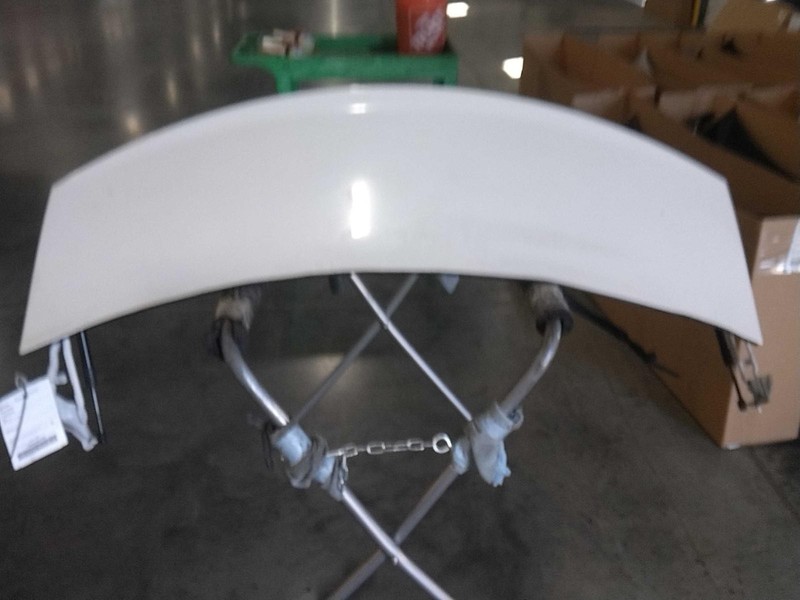 2014 Lincoln MKS White Deck Lid OEM Used 4DR Sedan 152K Miles DA5Z5440110A
