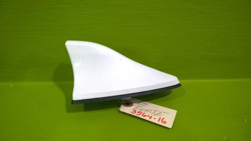 15 FORTE SHARK FIN ANTENNA OEM 3564-16