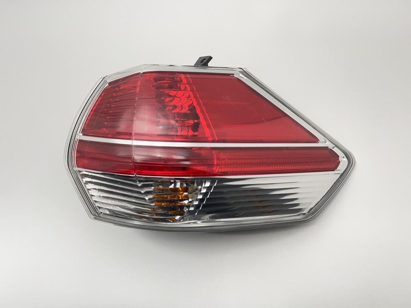 2014-2017 NISSAN ROGUE RIGHT TAILLIGHT QUARTER MOUNTED 2.5L AT AWD 96K -S- 47790