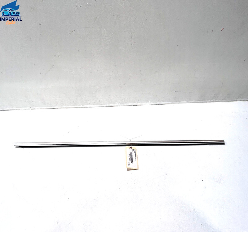 AUDI Q7 FRONT RIGHT PASSENGER SIDE DOOR WINDOW GLASS BELT MOLDING 2017-2019 OEM
