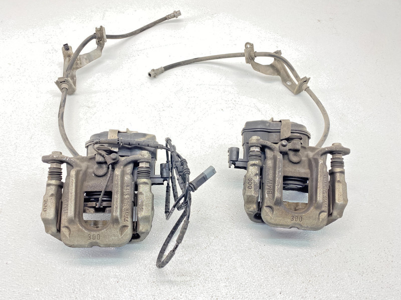 2009-2016 BMW E89 Z4 Rear Left & Right Side Brake Caliper Shoe Housing Set OEM✅