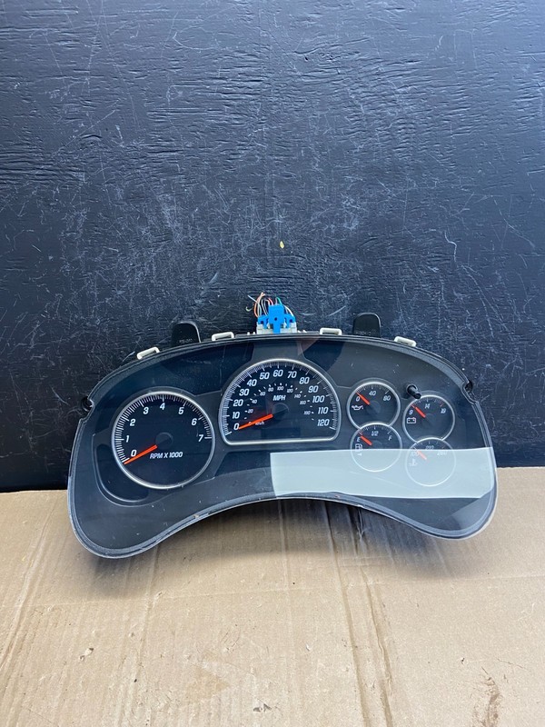 2006 - 2009 GMC Envoy Speedometer Cluster Gauge Oem ad7216 DG