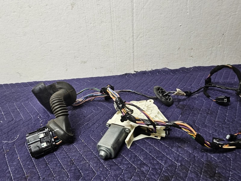 2011-2019 FORD FIESTA SE FRONT RIGHT PASSENGER SIDE DOOR WIRE HARNESS Motor