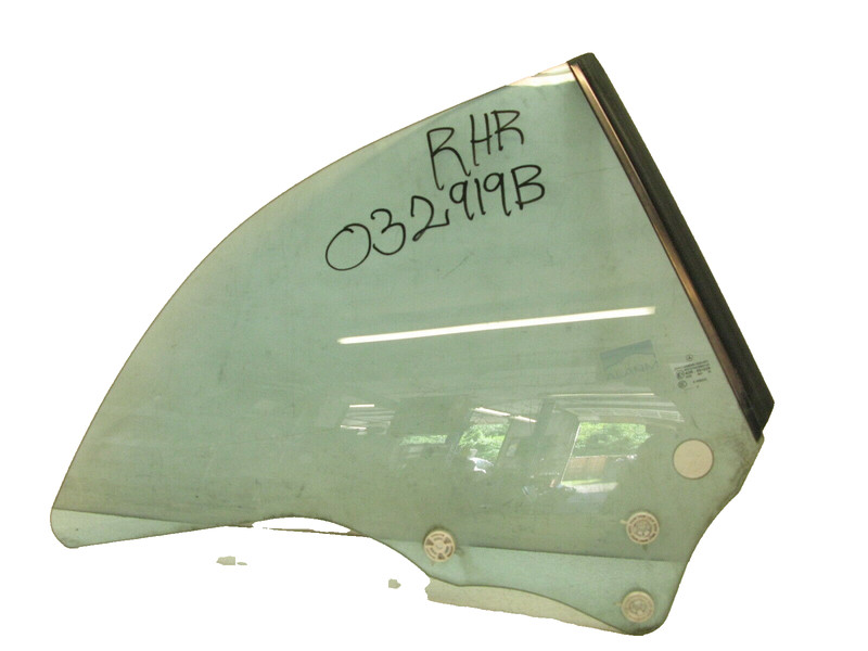 03-09 MERCEDES W209 CLK500 CLK320 CLK350 QUARTER WINDOW GLASS REAR RIGHT 032919B