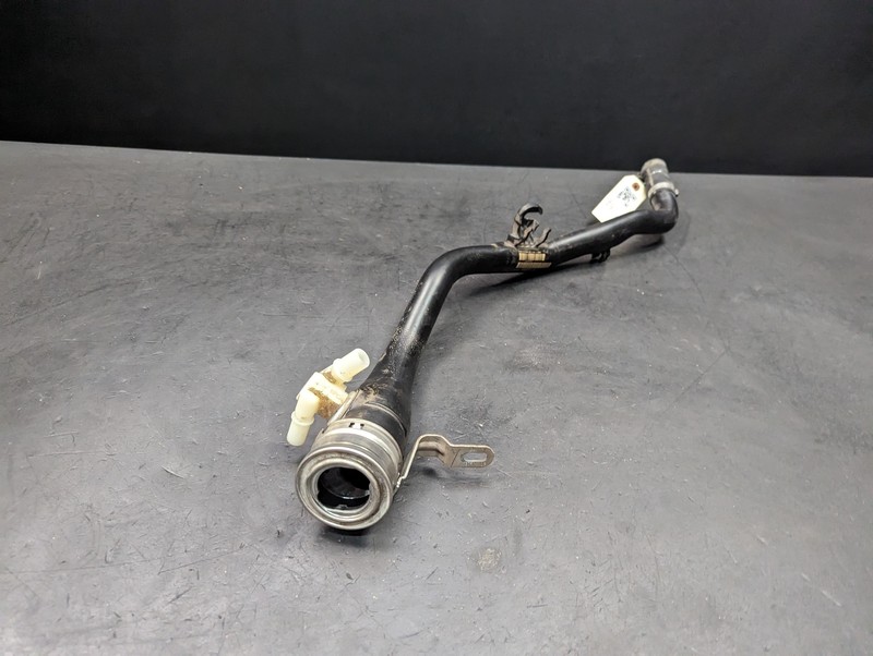 Fuel Filler Neck Pipe 2018 BMW X1 16117390783 2016 2017 2019 2020 2021