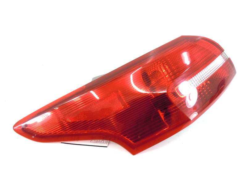 2015-2018 Ford Focus Sedan Quarter Panel Mounted Tail Light Lamp Driver Left OEM