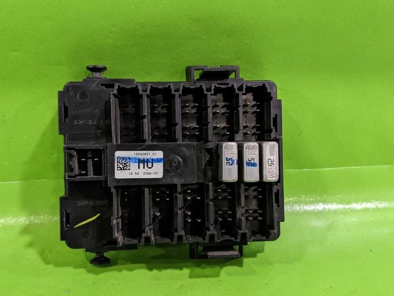 09 08 09 SUBURBAN INTERIOR FUSE JUNCTION RELAY BOX OEM 4513-19