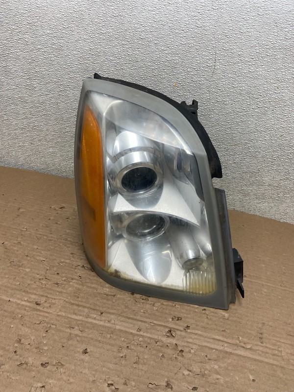 2004 to 2009 Cadillac SRX Right RH Side Xenon Headlight Oem AB1546 DG
