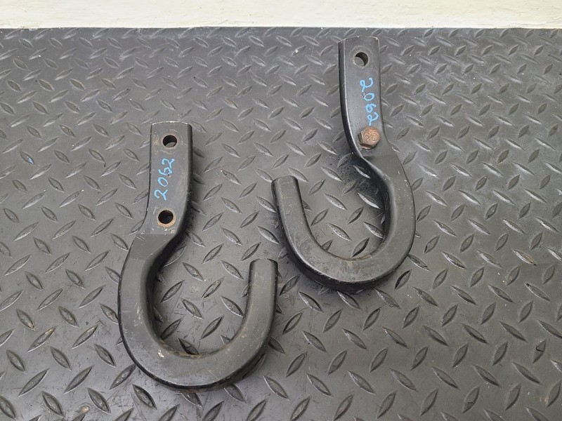 95-99 Chevrolet Tahoe Front Tow Hooks Pair OEM 15567511