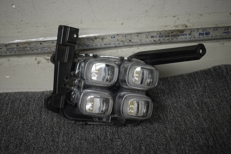 2017-2019 KIA SPORTAGE LEFT SIDE FOG LIGHT FACTORY OEM