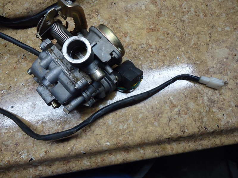 2015 Huzhou Scooter Icebear Ice Bear 50 CC Fuel Gas Intake Carburetor Carb Body