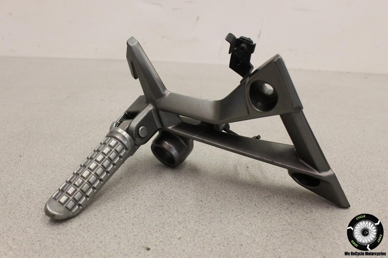 2015 Kawasaki Ninja 300 Ex300 a Right Rear Back Passenger Peg Bracket EX 15