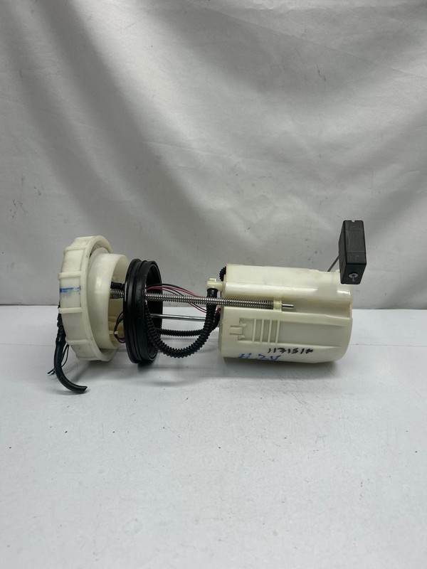 2000 Toyota Tacoma fuel pump 6 cylinders 4x4 assembly