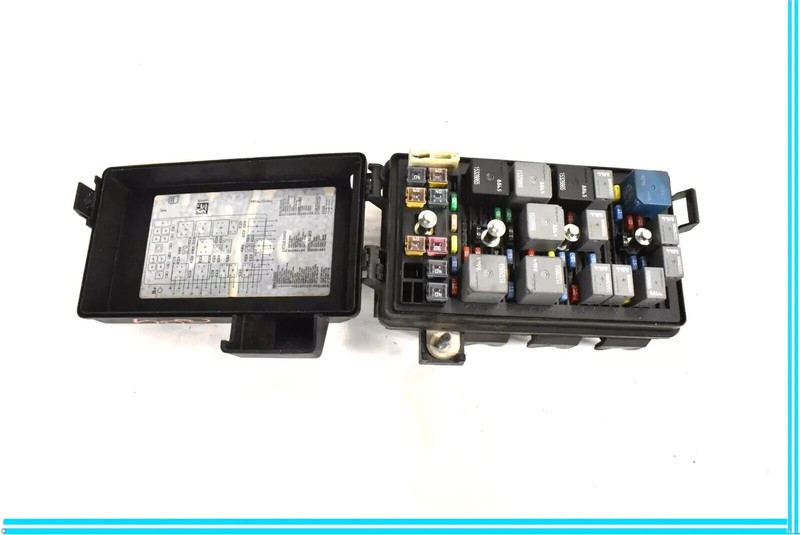 04-05 Cadillac XLR Convertible Under Hood Relay Fuse Box Assembly 10339549 OEM